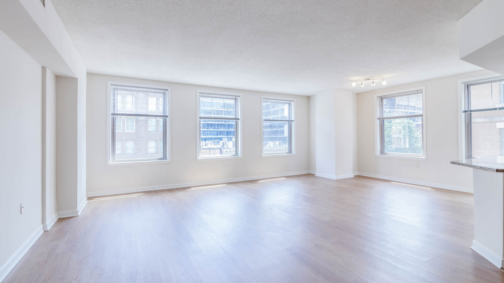 2400 M Street Nw - Photo 4