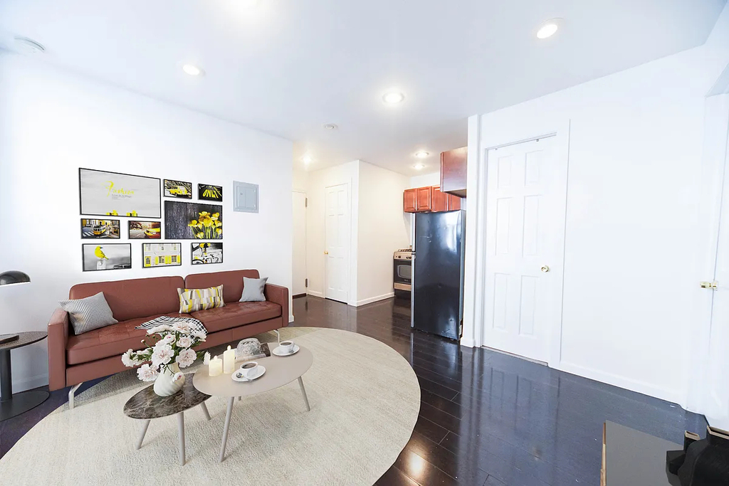  East 7th Street - Photo 1