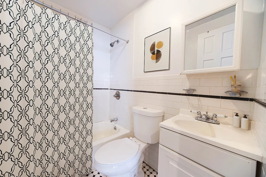  East 7th Street - Photo 4