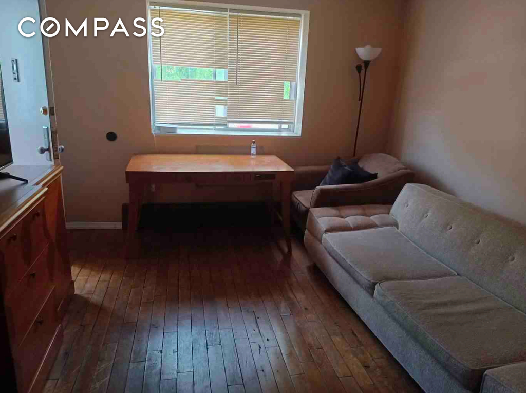 East 182nd Street - Photo 0
