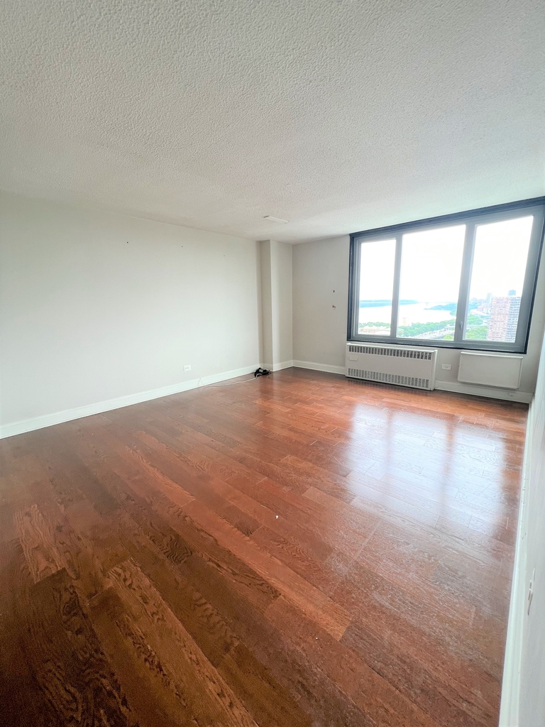 3333 Broadway - Photo 8