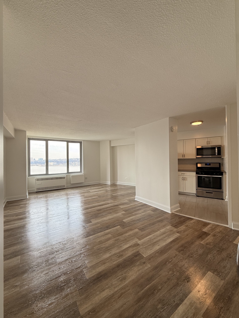 3333 Broadway - Photo 2