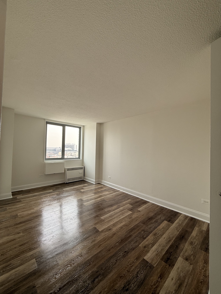 3333 Broadway - Photo 4