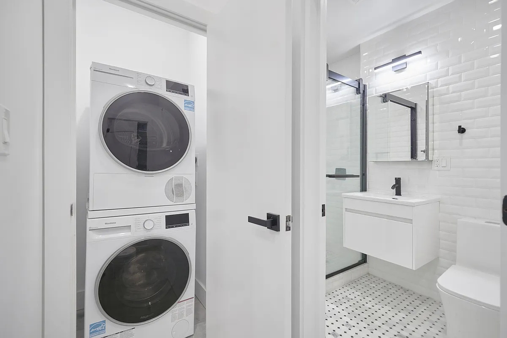 11th Avenue - Photo 12
