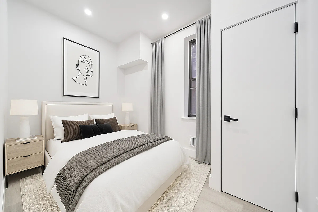  11th Avenue - Photo 5