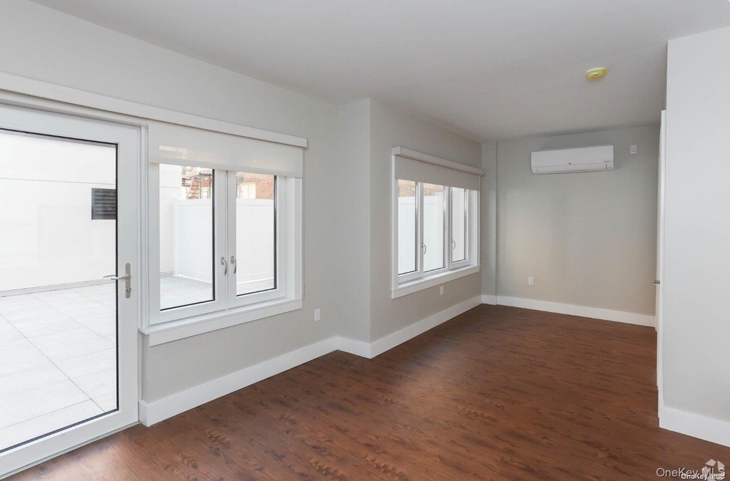 44-36 Douglaston Parkway - Photo 7