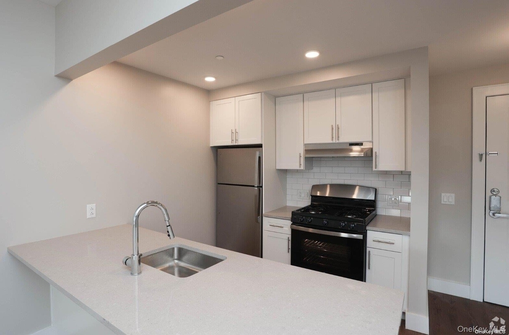 44-36 Douglaston Parkway - Photo 6