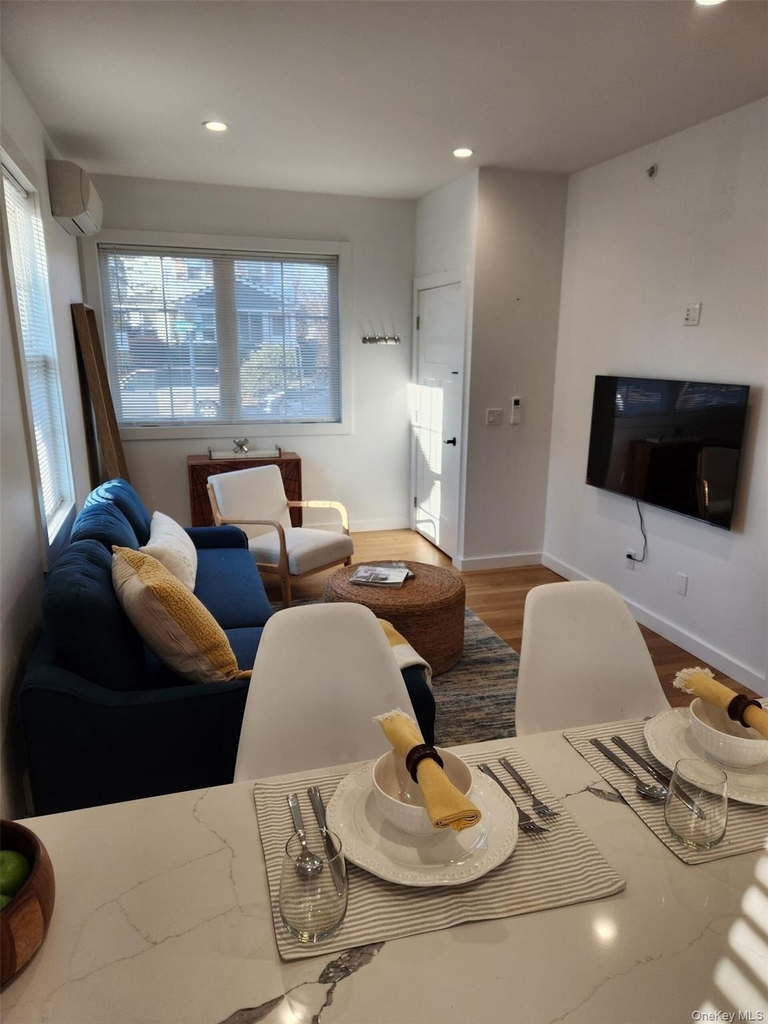 156 Jefferson Avenue - Photo 4