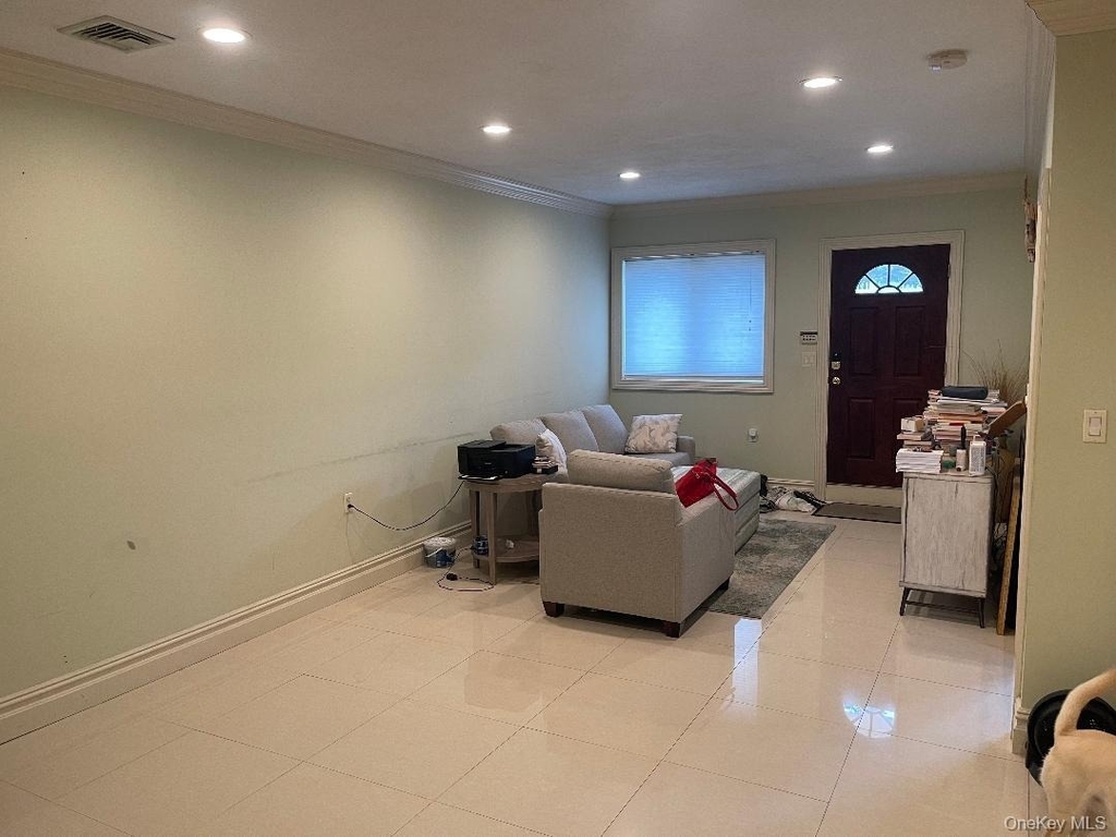 329 W Broadway - Photo 14
