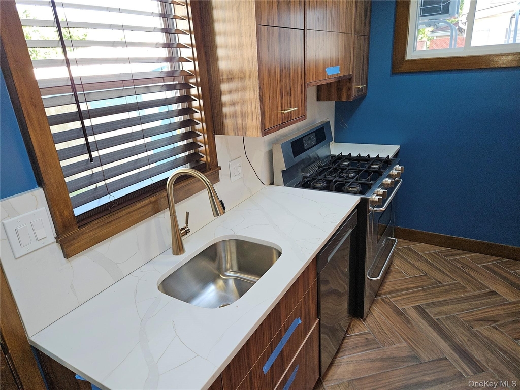 94 Briggs Avenue - Photo 14
