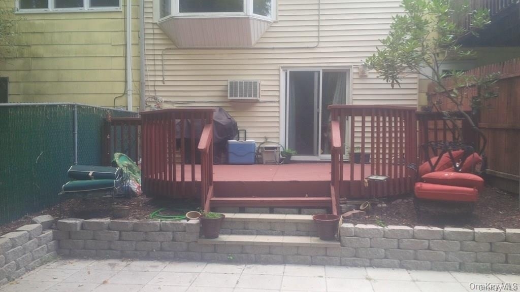 60 Halgren Crescent - Photo 2