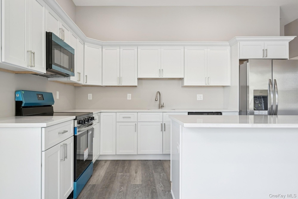153 Greenwich Avenue - Photo 7