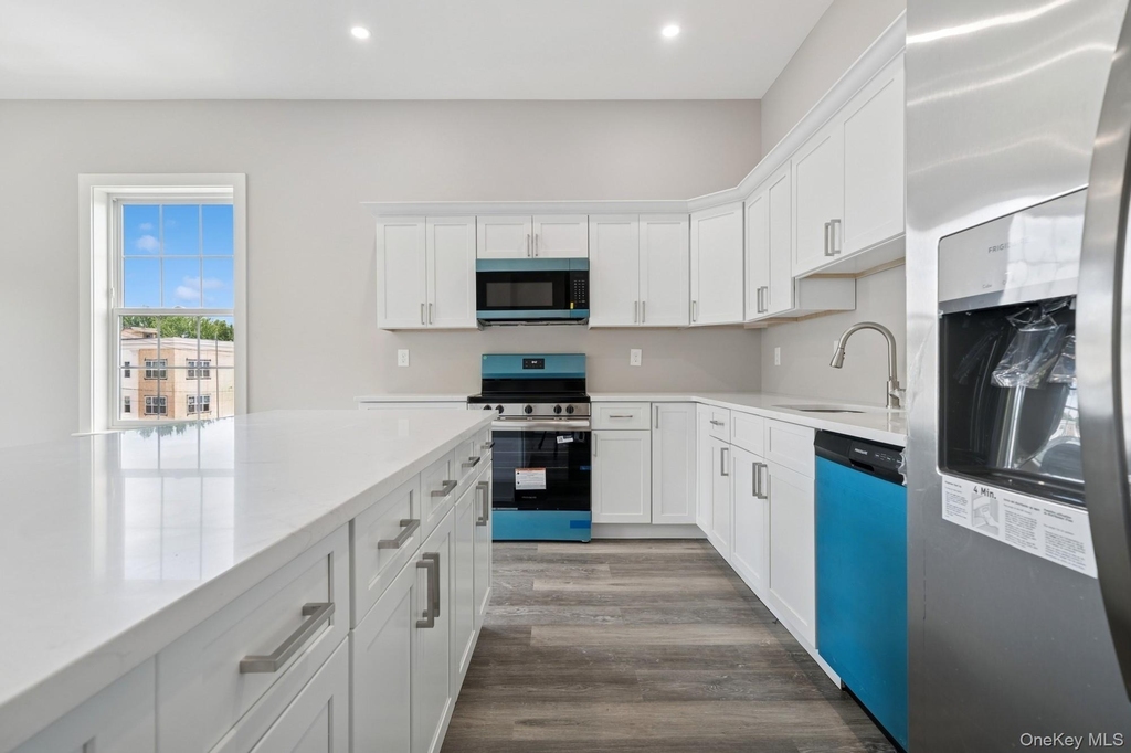 153 Greenwich Avenue - Photo 4