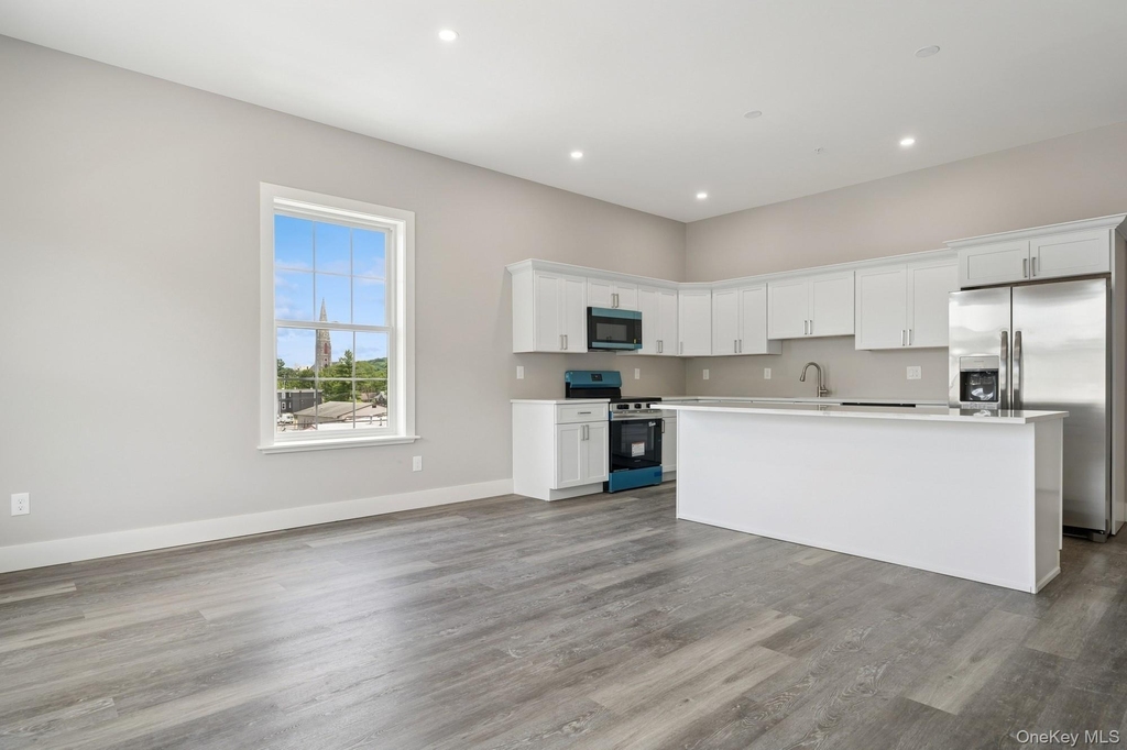 153 Greenwich Avenue - Photo 3