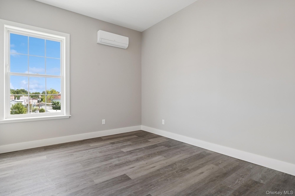 153 Greenwich Avenue - Photo 10