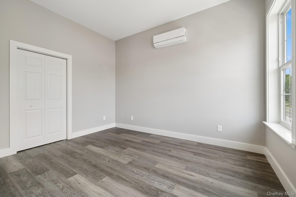 153 Greenwich Avenue - Photo 15