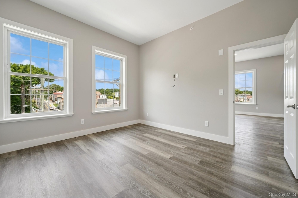 153 Greenwich Avenue - Photo 9
