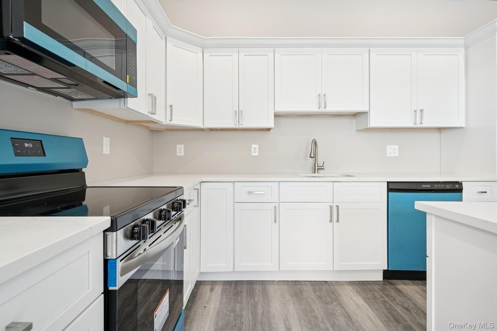 153 Greenwich Avenue - Photo 5