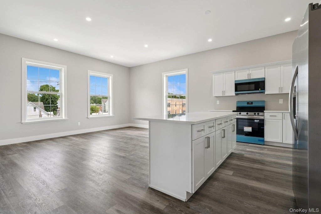 153 Greenwich Avenue - Photo 2