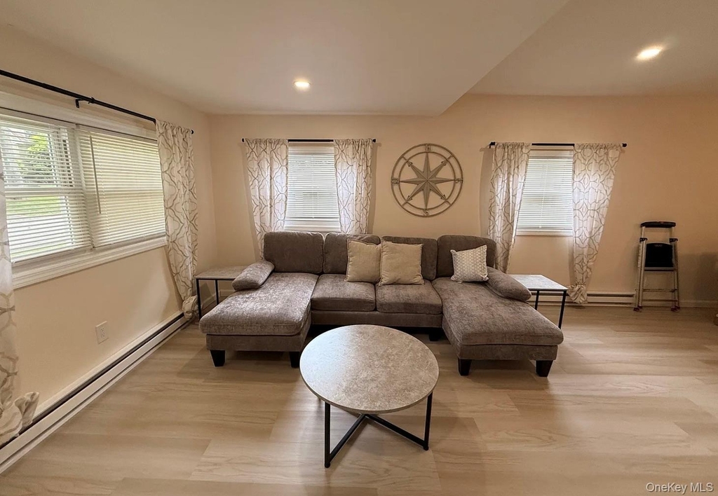 129 Westbury Drive - Photo 4