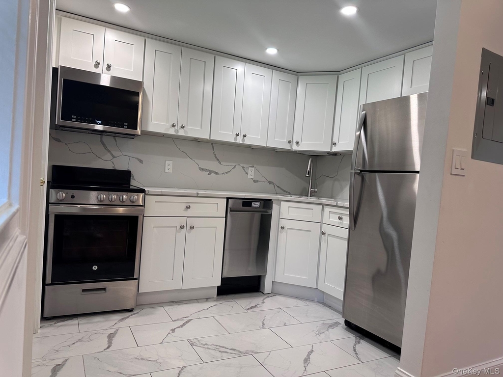 1 Gilbert Avenue - Photo 3