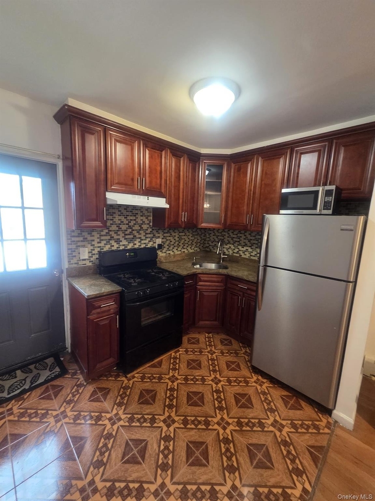 3223 96th Street - Photo 2