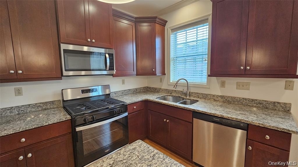 105 Canter Court - Photo 10