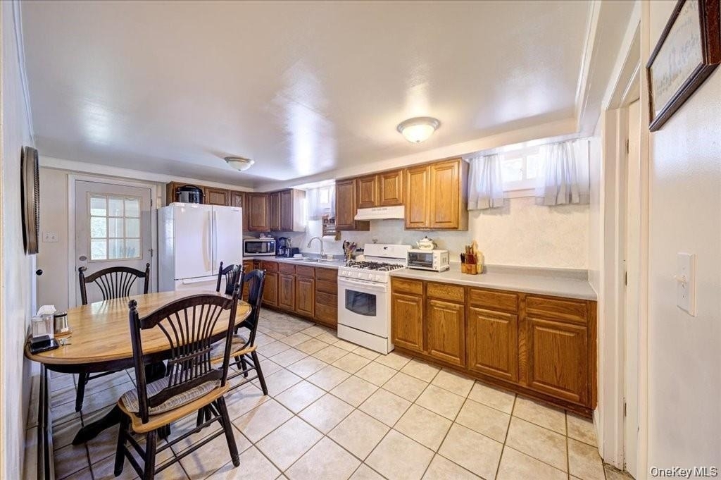 40 Summit Avenue - Photo 1