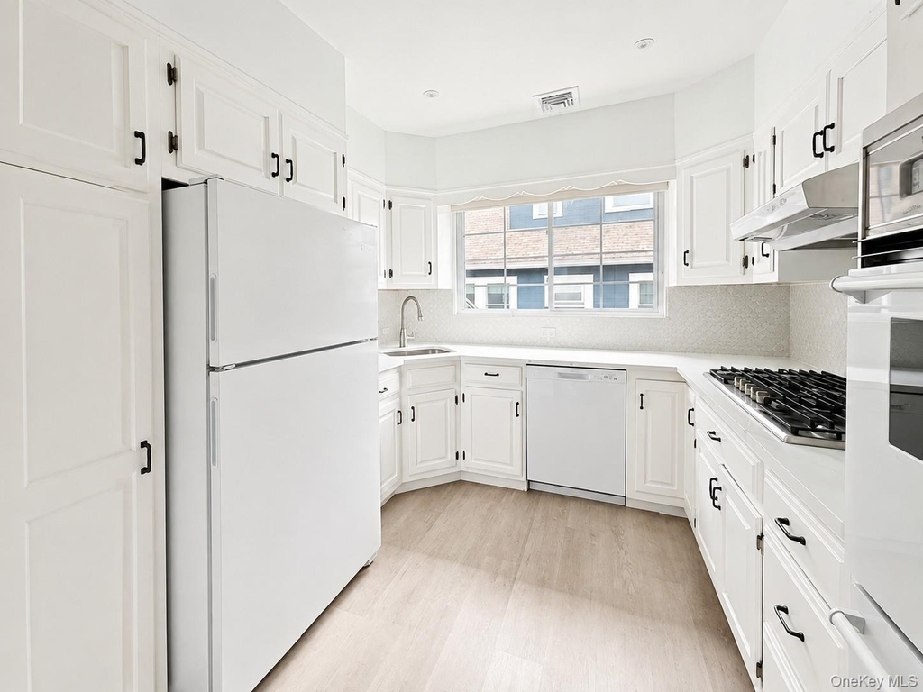 29 Chestnut Avenue - Photo 1