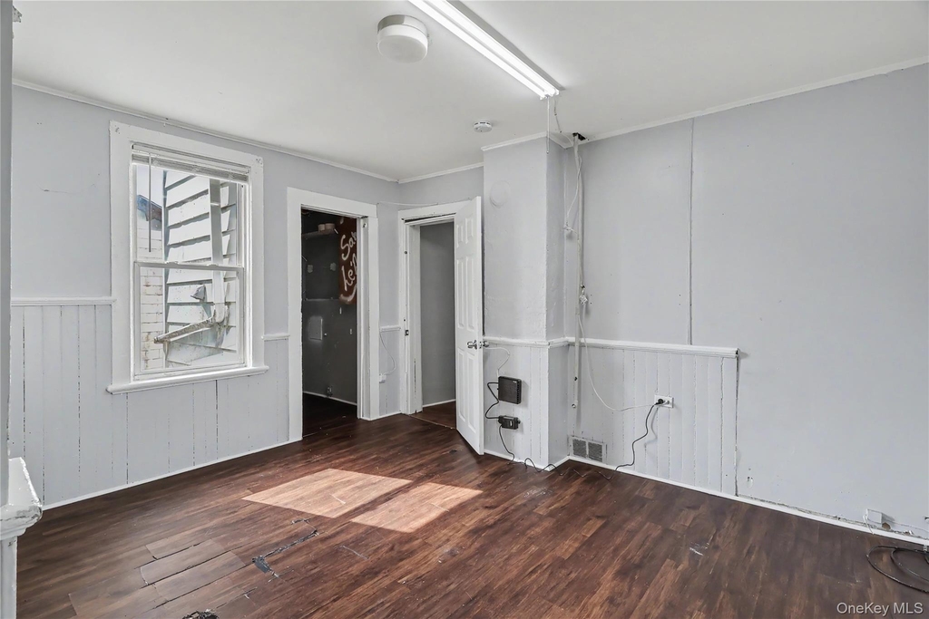 39 Spruce St - Photo 3