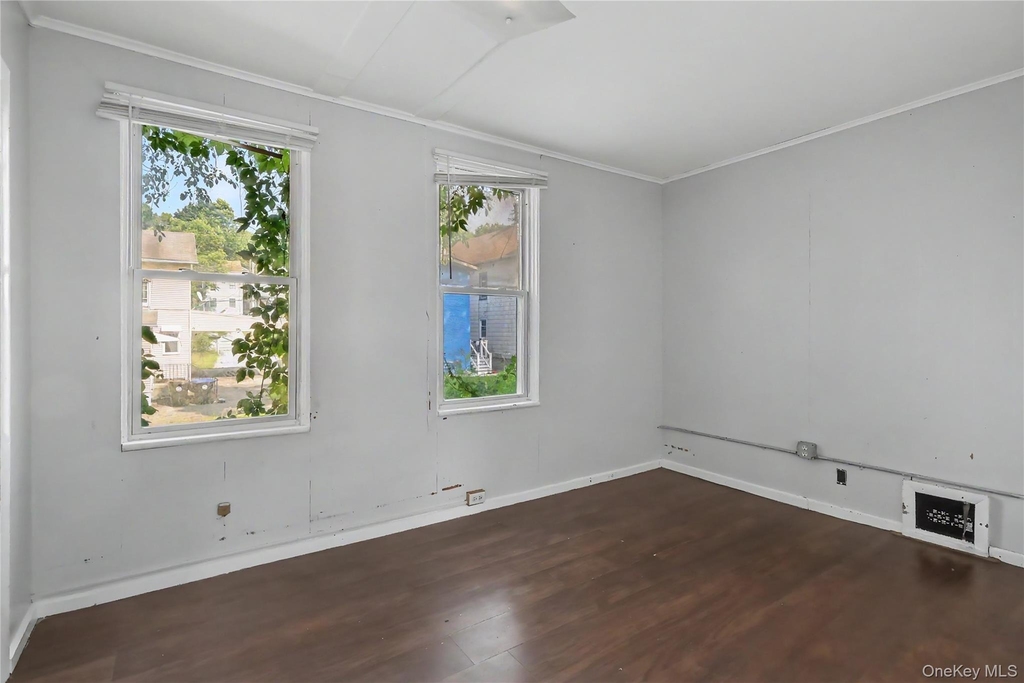 39 Spruce St - Photo 6