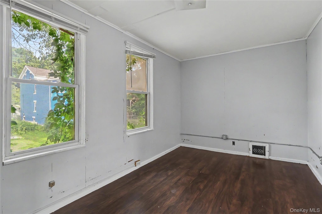 39 Spruce St - Photo 8