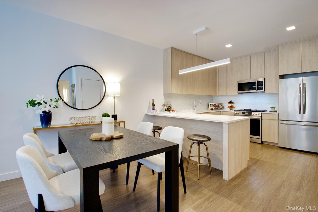 333 Warner Avenue - Photo 8