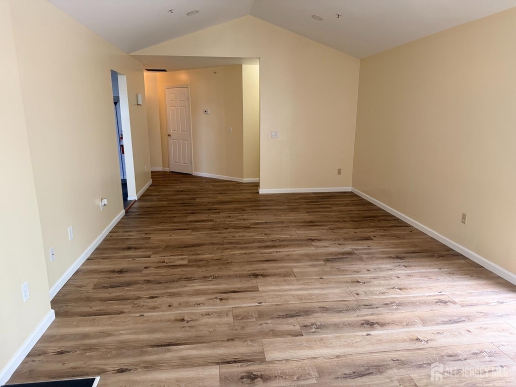 343 Ventnor Court - Photo 3