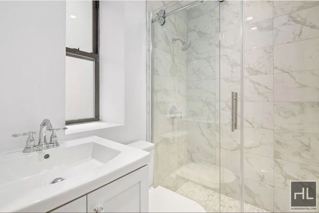 252 West 76th Street - Photo 4