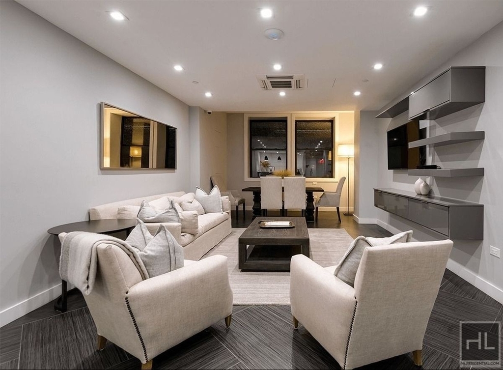 252 West 76th Street - Photo 9