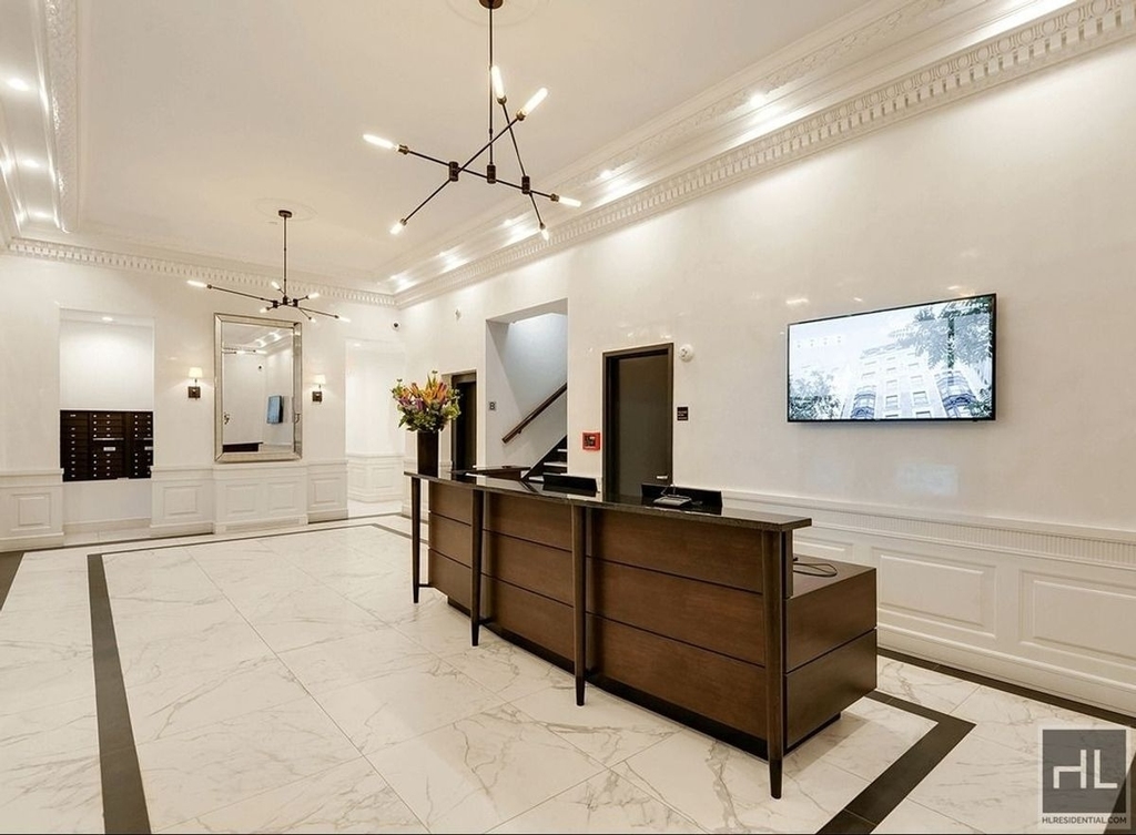 252 West 76th Street - Photo 6