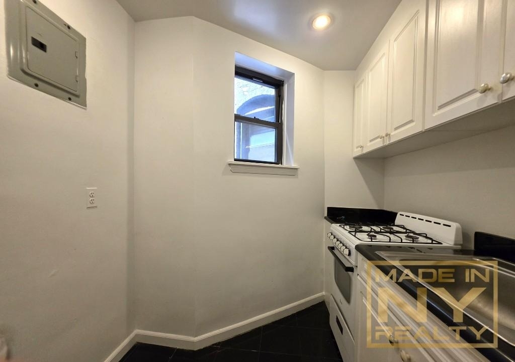 171 E 77th Street - Photo 4