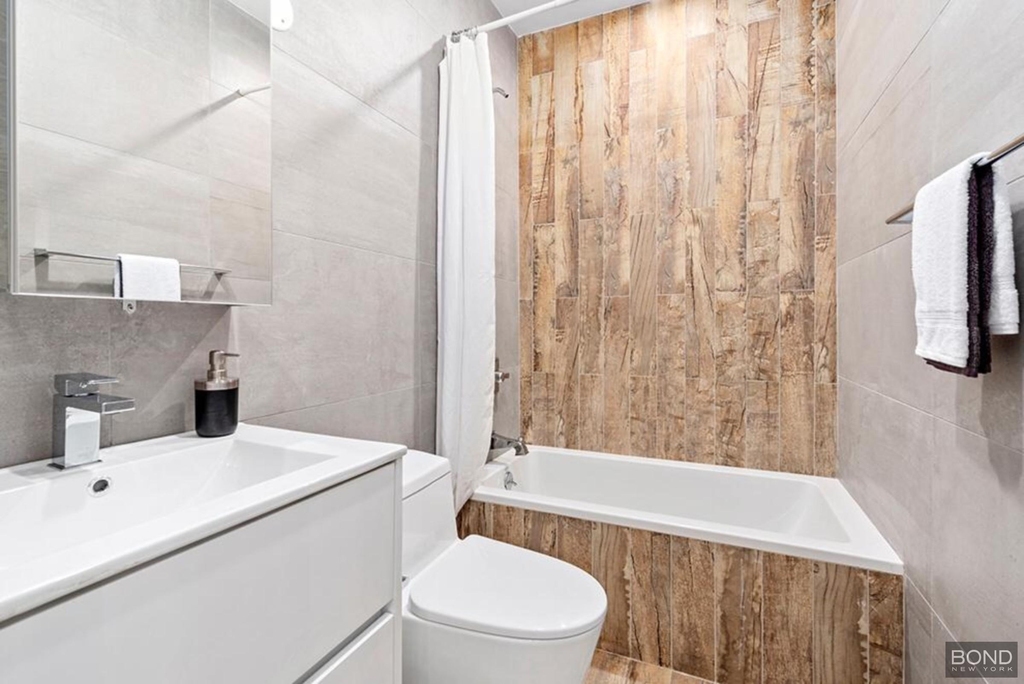 896 New York Avenue - Photo 3