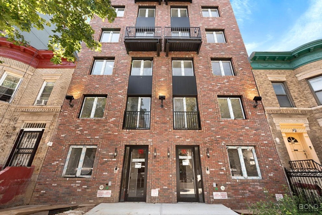 896 New York Avenue - Photo 8