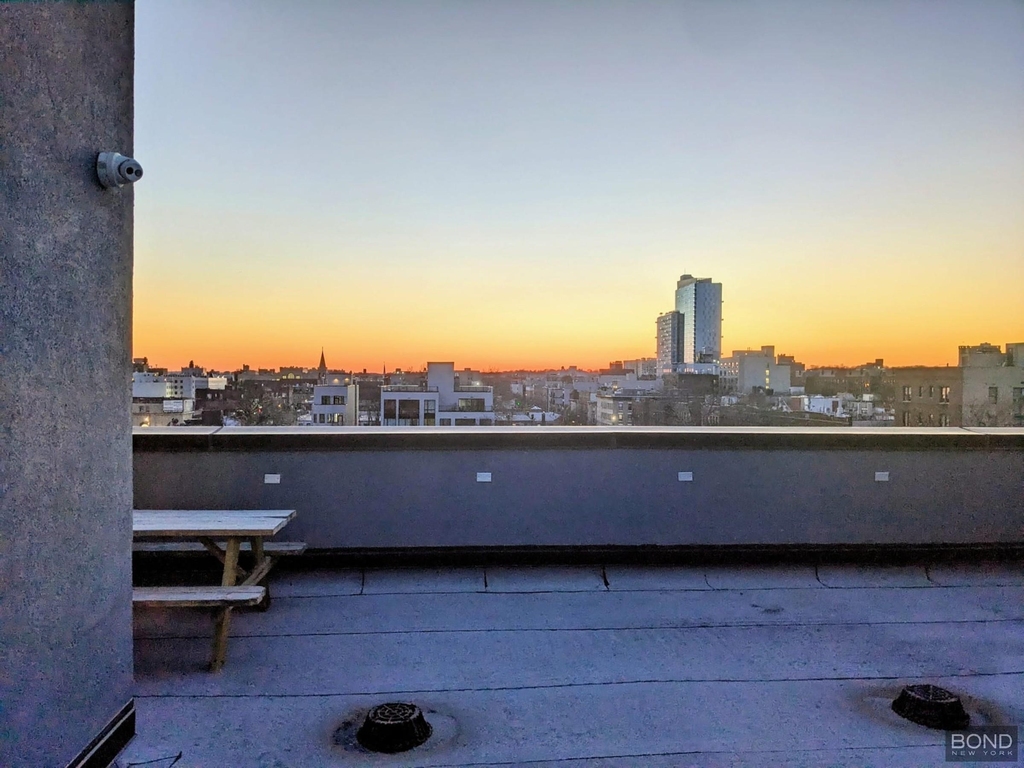 896 New York Avenue - Photo 7