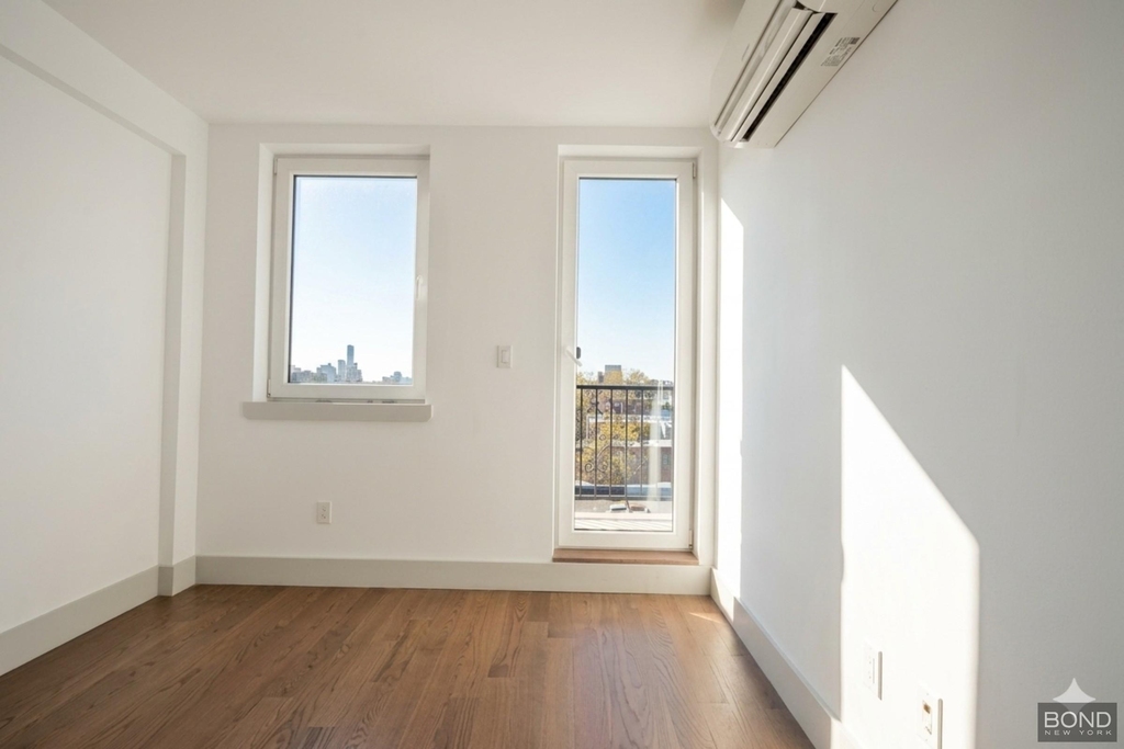 896 New York Avenue - Photo 4