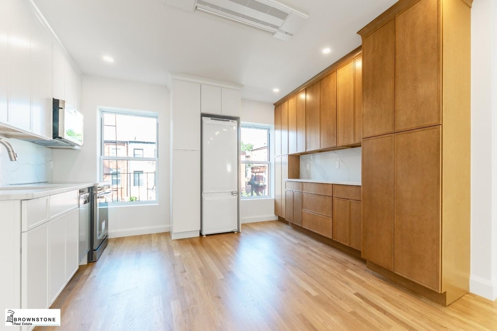 173 Carroll Street - Photo 1
