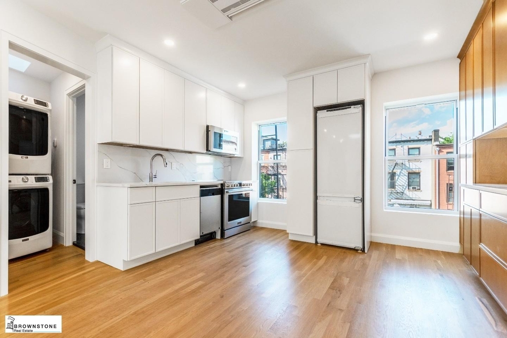 173 Carroll Street - Photo 0