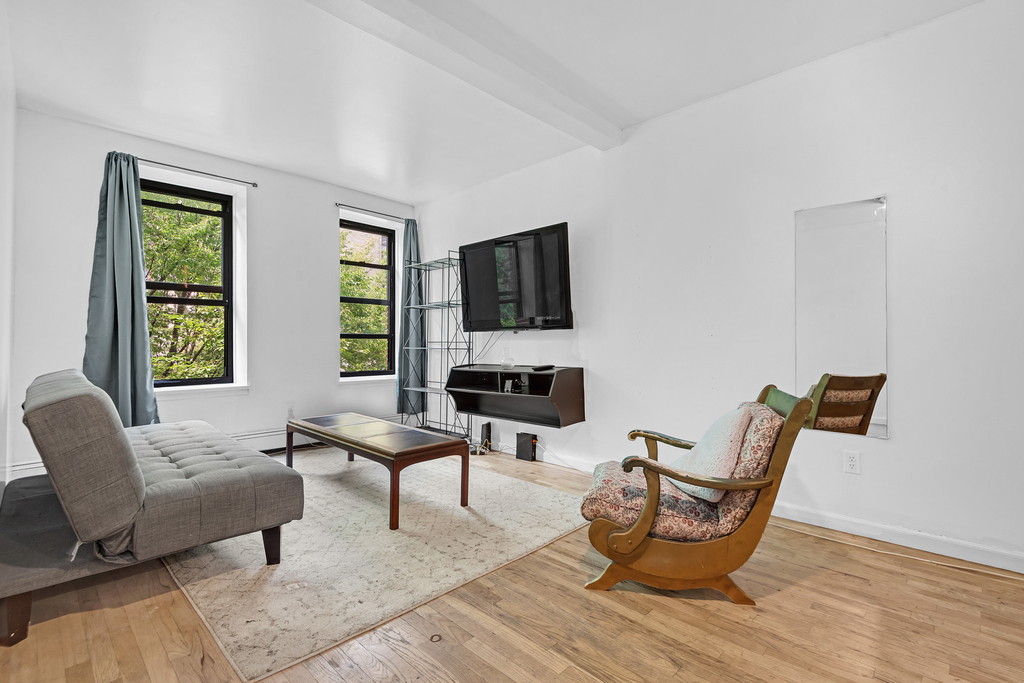 147 S Oxford Street - Photo 1
