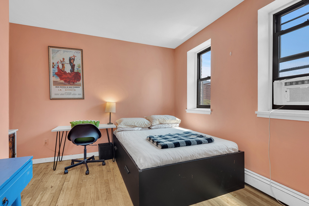 147 S Oxford Street - Photo 2