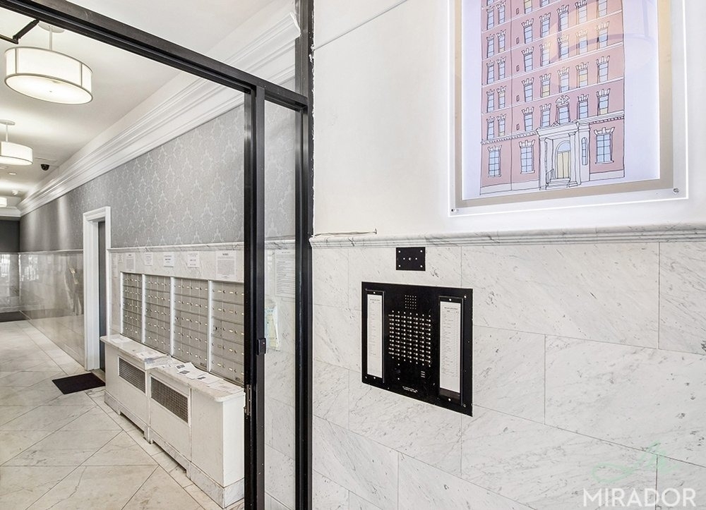 304 E 20th Street - Photo 6