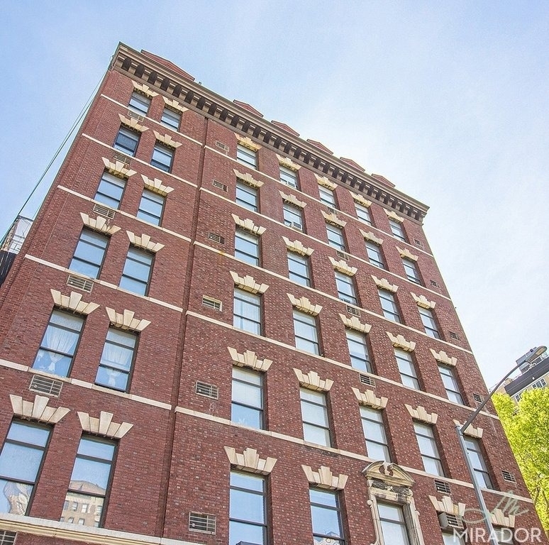 304 E 20th Street - Photo 4