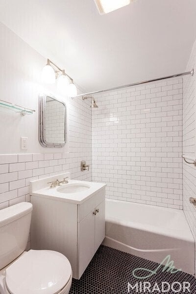 304 E 20th Street - Photo 2