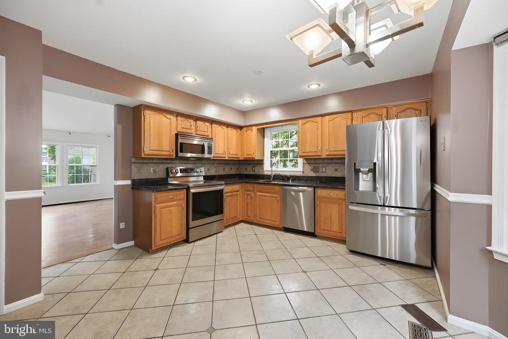 10212 Winged Elm Circle - Photo 2